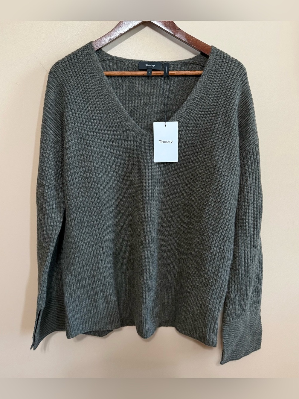 NWT Theory Army HeatherSoft Cashmere V-Neck Ribbed Knit Sweater Sz M